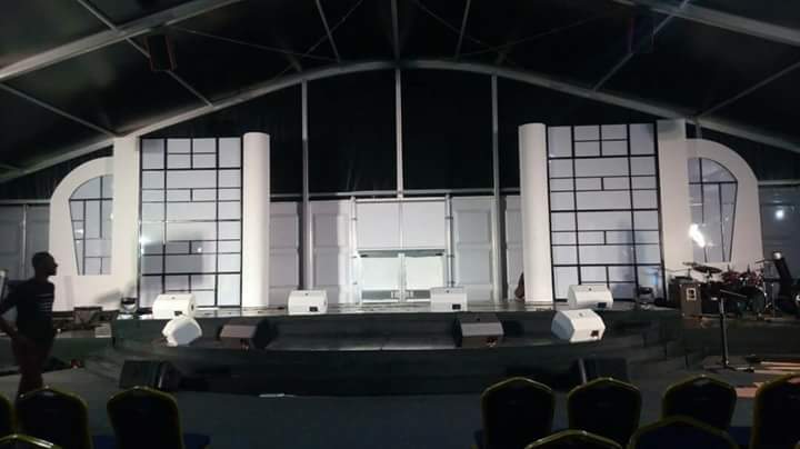 PrinceZeal's tweet photo. Always at His best #moonvisual #stagsetup #WeAreNigerianCreatives please RT,
❤ till he gets another job. https://t.co/xhSmaBWCdF