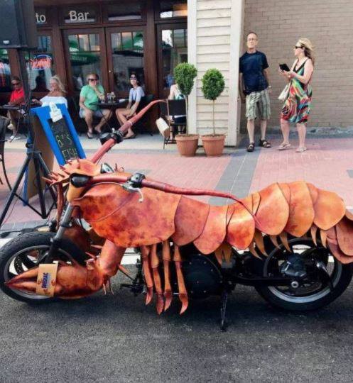 BuyBike1's tweet photo. Voilà comment attirer les motards dans son restaurant https://t.co/KEjNxxzXwv
