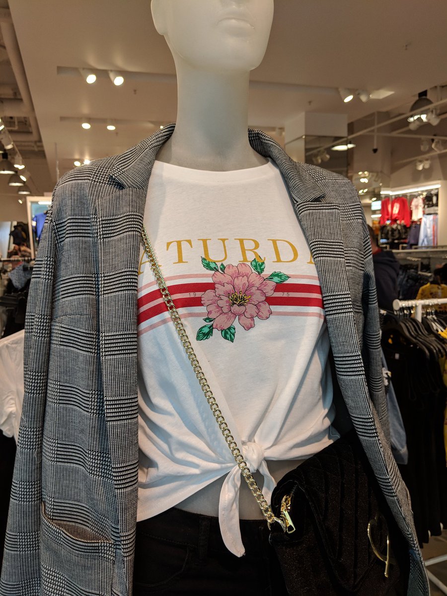 jojoward5's tweet photo. Unusual T Shirt design spotted in @hm today. Not entirely inaccurate. #ootd 💩 https://t.co/jyh6fqbkxb