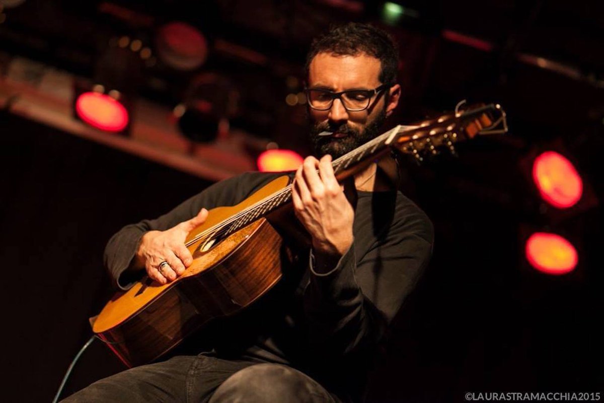 Su @Reportwebtv 🙏🏻 il concerto "In due" di Ernesto Nobili e Monica Pinto di sabato 14 aprile, h 19.30 <a href="/FoqusNapoli/">Foqus Napoli</a>
Chitarra 🎸 e voce 🎤 per deliziare il weekend con le più belle melodie della musica partenopea reportweb.tv/pagina.php?id_…
PRENOTAZIONI ➡️ bit.ly/2fSRhOW