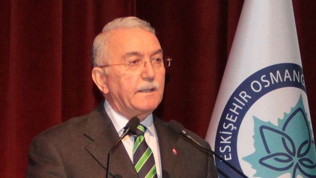 thepatrontr's tweet photo. Eskişehir Osmangazi Üniversitesi (ESOGÜ) Rektörü Prof. Dr. Hasan Gönen istifa etti.

Prof. Dr. Gönen, ESOGÜ Eğitim Fakültesi'nde Araştırma Görevlisi Volkan Bayar'ın işlediği cinayetler için yapılan soruşturmanın selameti için görevinden ayrıldığını açıkladı. https://t.co/scBwOEnmzJ
