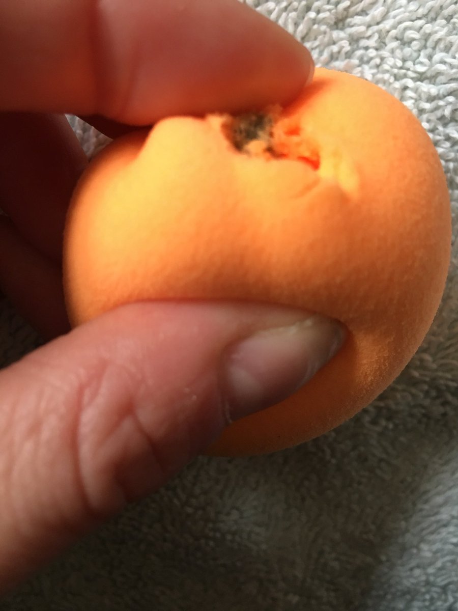 AmyFiona91's tweet photo. @realtechniques just opened a twin pack of the miracle completion sponge to find a stone embedded into the sponge ! https://t.co/BYGD6PuT39