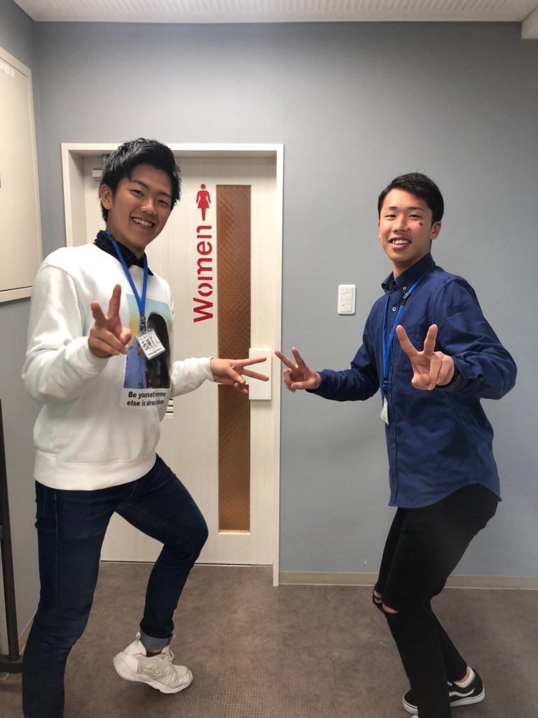 0401_1610's tweet photo. スタプロ三日間みんなお疲れ！
笑いあり笑いあり笑いありの
笑いっぱなしの三日間やった🤪
全体号令出来ていい経験したと思う！
SIのコバさんみーちゃんもほんま頼りなるし優しいしノリいいし最高でした😂
みんなこれから俺は浮いてると思うけど仲良くしてや！
#リゾスポ #ST1C #全体号令 #ほぼ強制 https://t.co/aP9EXDMf4R