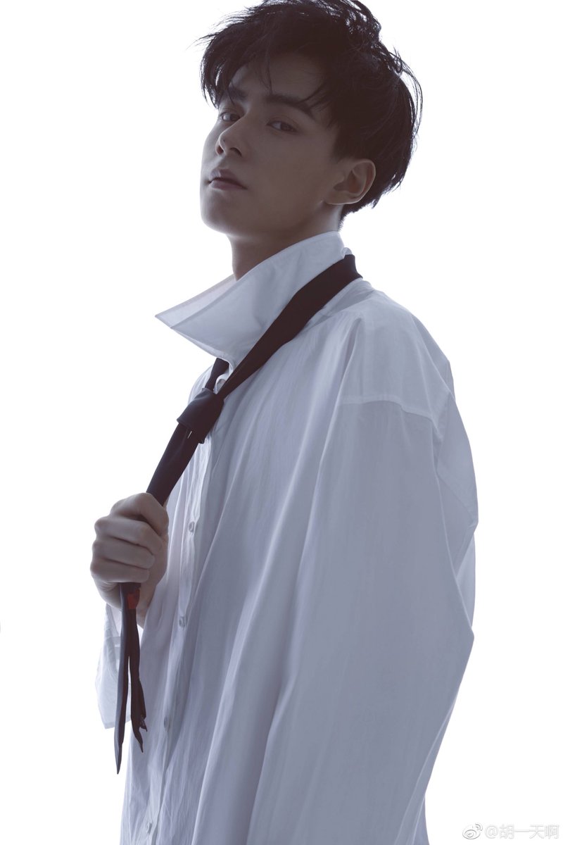 hypedupsuga's tweet photo. Not bts related but hu yi tian from the chinese drama "a love so beautiful" is a full-course meal jslflglsk https://t.co/xL7ogzQTz8