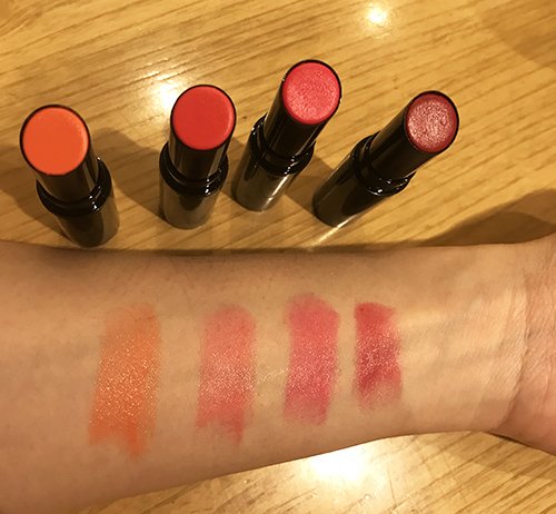 AnissaTei's tweet photo. FISAE ( SERUM MOIST LIPSTICK ) ON SALE 50% .. harga normal 109rb jadi 59rb s.d 15 mei 2018 .. Contoh gambar mix fisae serum moist lipstick + lipgloss transparant https://t.co/SIO1okd073
