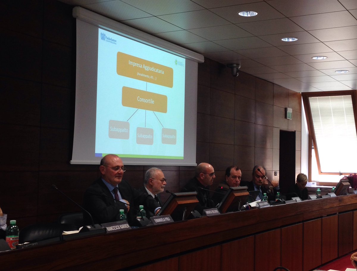 federbeton's tweet photo. Rodolfo Brandi di @edilmag_app alla #concreteconference racconta l'applicazione della sharing economy in edilizia https://t.co/H4zIbxI93j