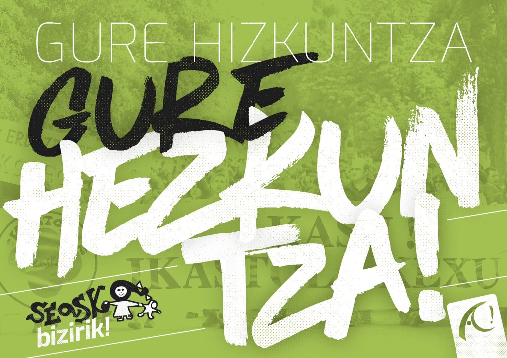 Aitzinagazte's tweet photo. Ipar Euskal Herriko euskaldunok, ez dugu gure hizkuntzaz erabakitzeko eskubiderik. Euskal Herrian euskaraz ikasi eta irakasteko, ezinbestekoa zaigu hezkuntzari buruz erabakiak bertan hartzea. 

Gure hizkuntza eskubideen zapalkuntza honen aitzinean, euskal gazteria karrikara ! https://t.co/Ft8zJDQF79