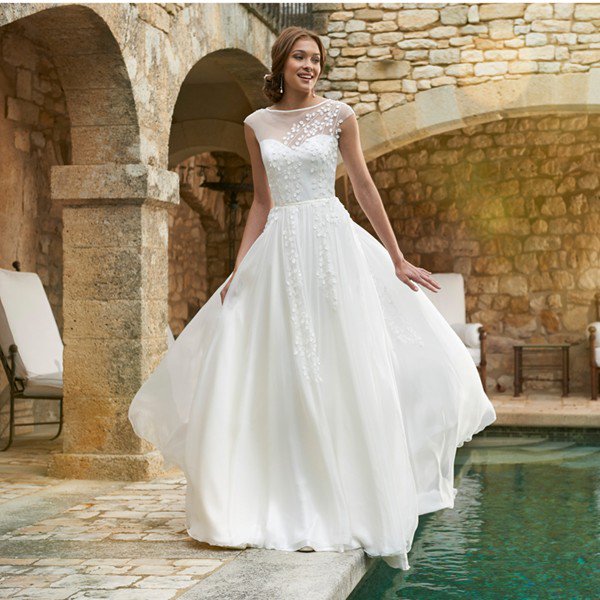 There's a delicious selection of #weddinggowns available at Cheshire boutique <a href="/AgapeBridal/">Agape Bridal</a> - including <a href="/CCastigliano/">Caroline Castigliano</a> <a href="/jennypackham/">Jenny Packham</a> + <a href="/StephanieAllin/">Stephanie Allin</a> &gt;&gt; agapebridalboutique.com/collections/br… #LMDAgape