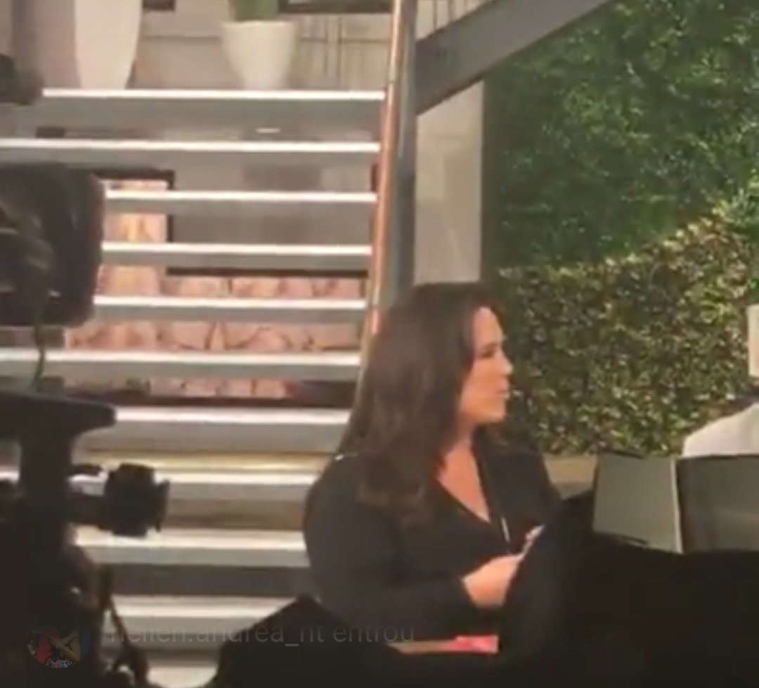 mafiadoramas_'s tweet image. #PrintScreen Una corta live de la cuenta de @MananaSeraOtroD de @angelicavale en el @programa_hoy. 🎥