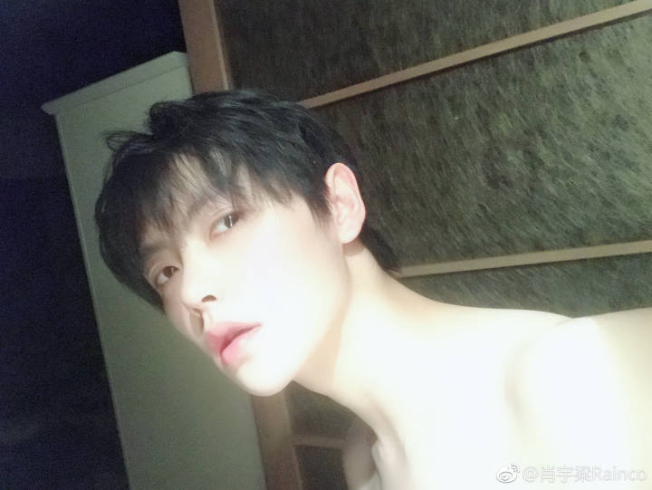 ZEROG_YuLiang's tweet photo. 你的小奶狼给你说晚安. 👌
#明天又是美好的一天 https://t.co/GupSPl7D4o