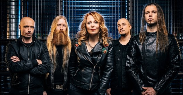 Metal Forces (@metal_forces) on Twitter photo VUUR Issue Guitar Playthrough Video For ‘Freedom – Rio’ Track metalforcesmagazine.com/site/news-vuur… <a href="/vuur_band/">VUUR</a> <a href="/AnnekeAnnique/">Anneke v Giersbergen</a> <a href="/insideouteu/">InsideOutMusic</a> #Vuur VUUR Issue Guitar Playthrough Video For ‘Freedom – Rio’ Track metalforcesmagazine.com/site/news-vuur… <a href="/vuur_band/">VUUR</a> <a href="/AnnekeAnnique/">Anneke v Giersbergen</a> <a href="/insideouteu/">InsideOutMusic</a> #Vuur