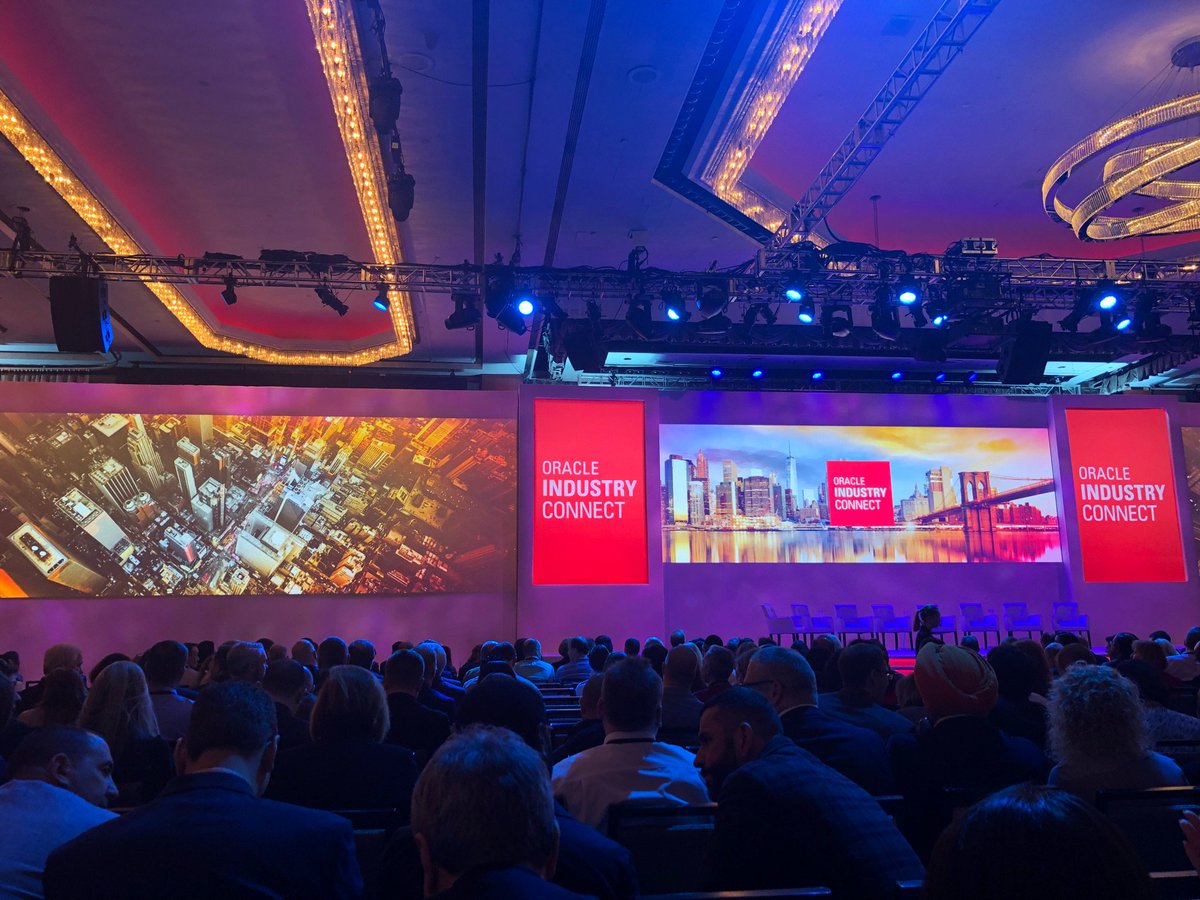 linssharpe's tweet photo. In New York for the Oracle Industry Connect conference. @hynes_d talking about how @ESBNetworks manages the network in Ireland #OracleIC18 https://t.co/5Pjz1v9swg