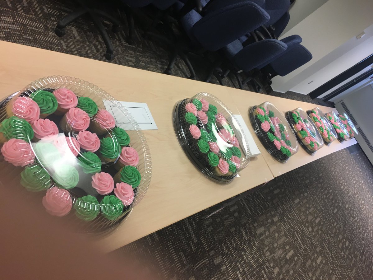 #SKTSO virtual Town Hall 
Session about Celebrating our Diversity incl moment of silence for Humboldt.   Cupcakes in green (#HumboldtStrong ) and pink cupcakes (#DayofPink ).   Thanks to all who organized. Awesome event!!! #CRAinclusionARC #SKTSOproud