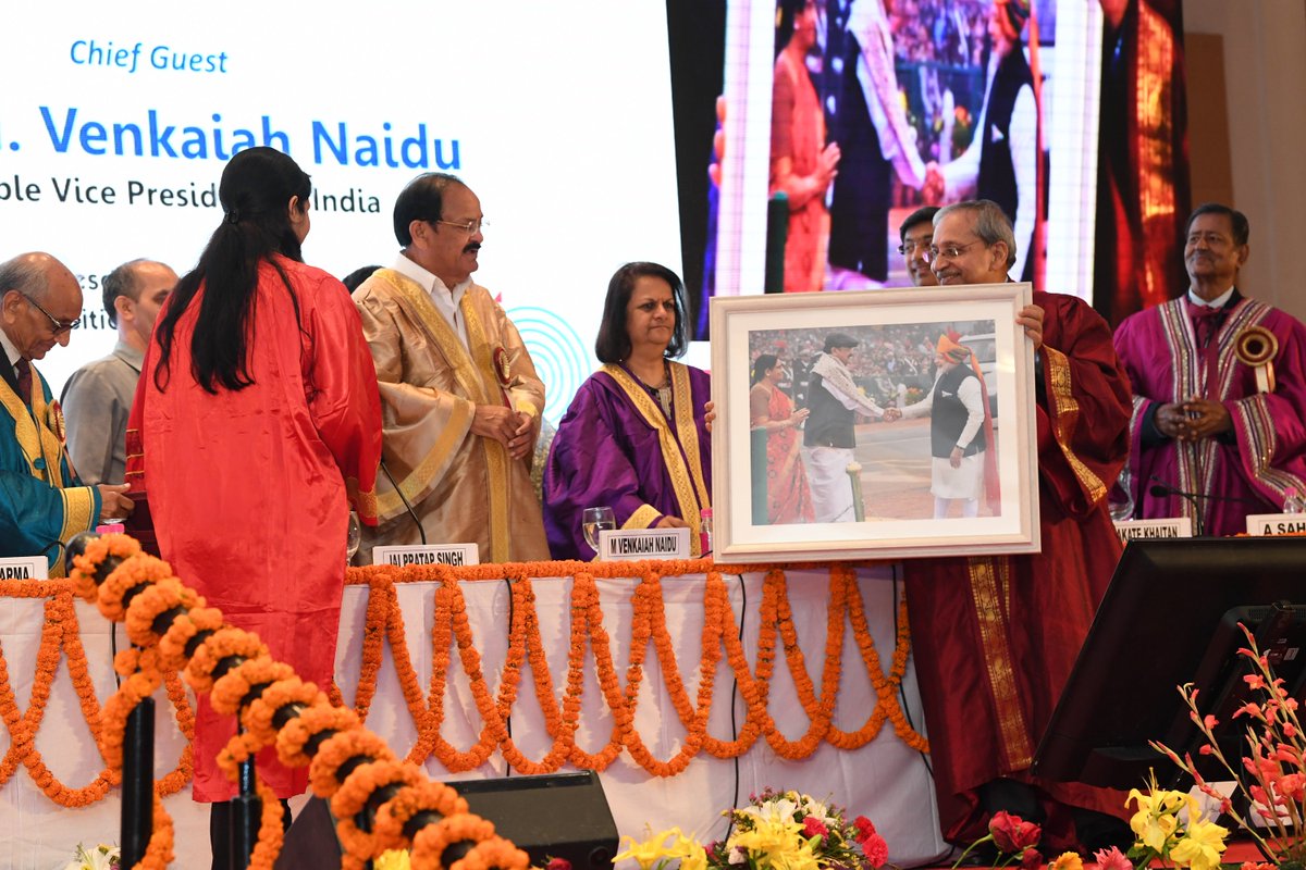 BIMTECHNoida's tweet photo. #BIMTECHConvocation2018
We are grateful to have Hon'ble Vice President of India, Shri M Venkaiah Naidu as the Chief Guest for Annual Convocation 2018 that was held at India Exposition Mart, Greater Noida today.
Few glimpses of the BIMTECH Convocation Event..
1/3 https://t.co/NMnHZ8O0EP