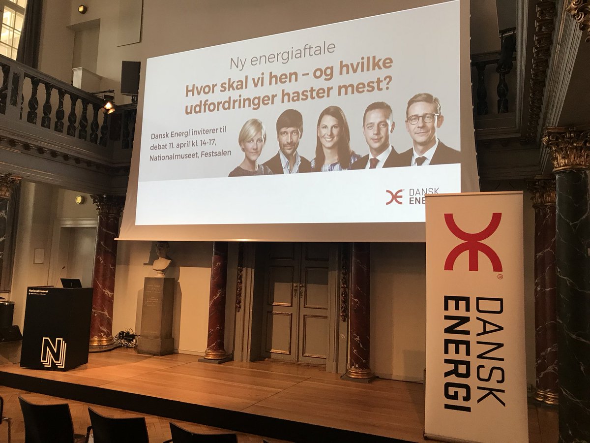 SerenaIsolan's tweet photo. Klar til debat om ny energiaftale #dkpol #dkenergi https://t.co/FhXQSyuGjE