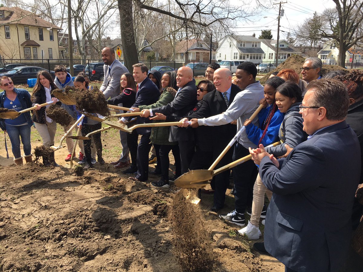 CMEAssociates's tweet photo. Groundbreaking ceremony for Alberta Woods Park Improvements in #Camden. 
@coopersferry @CityofCamdenGov 1st of 5 park restoration projects all coming soon. #comingSoon https://t.co/8FNdhA7648