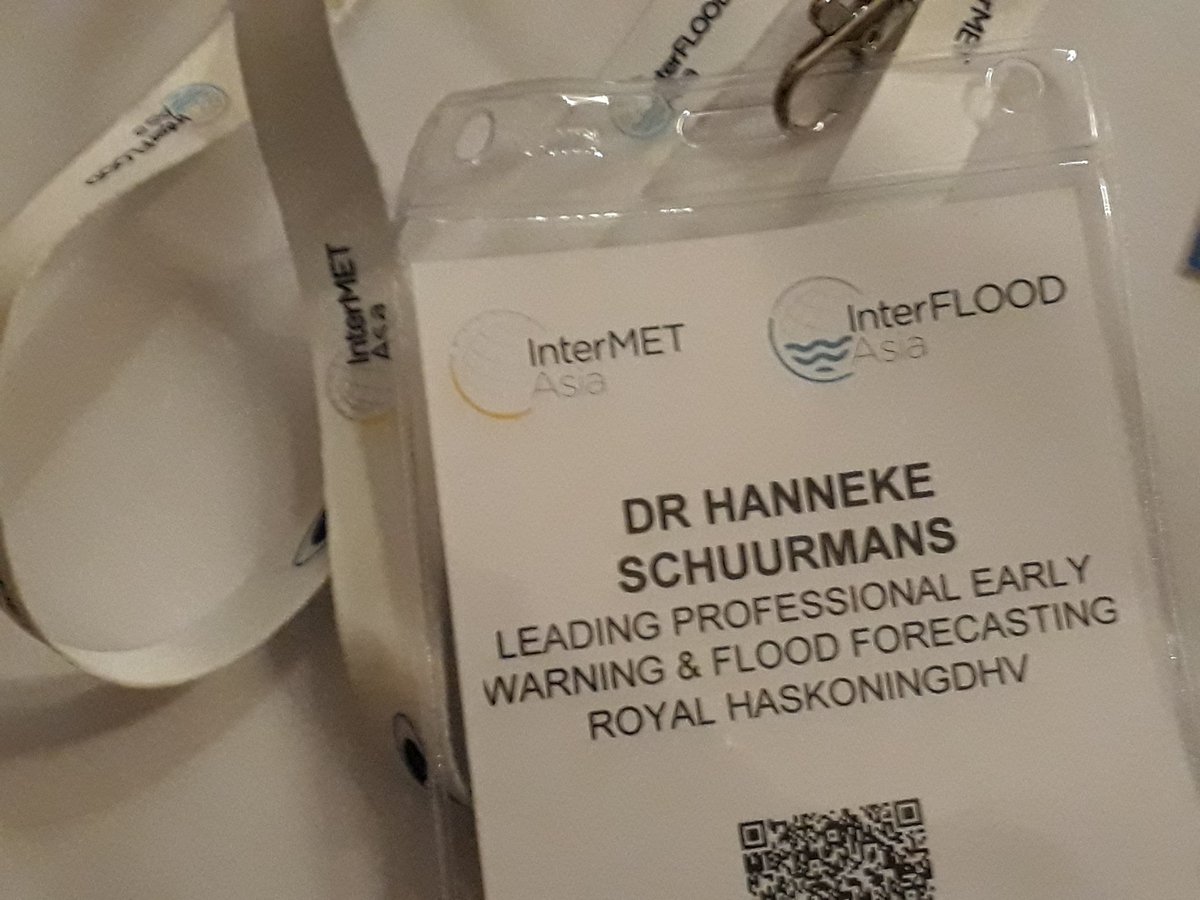 h_schuurmans's tweet image. excellent first day @ #InterMET and #InterFLOOD where I presented our end user focussed early warning service. And as always, best discussions afterwards enjoying a beer