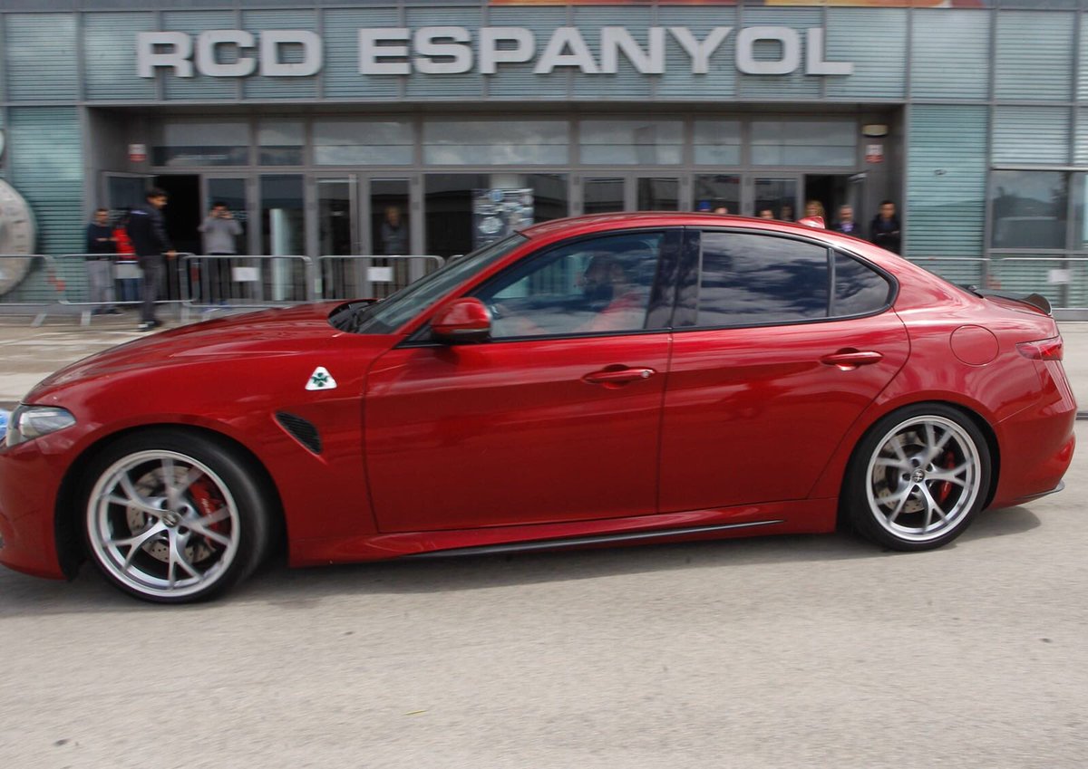 RCDEspanyol's tweet photo. ¡Mucha habilidad la de @David_Lopez6 y @SergiDarder en el #Stelvio y el #Giulia! 🔝🚘
 
#AlfaRomeo #RCDE #Auto8 https://t.co/SJbl3SKKJv