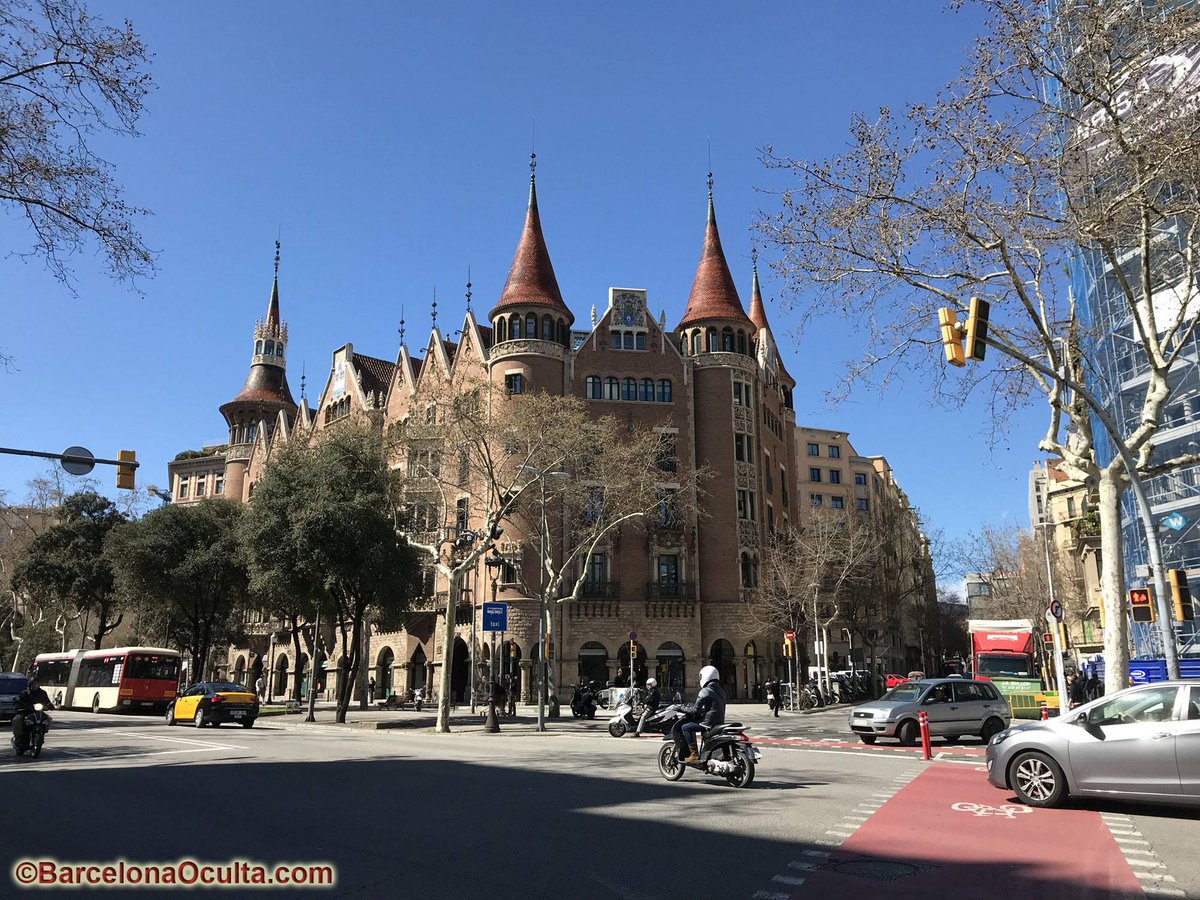 BcnOculta's tweet photo. Could you find the face of the #architect #Puig i #Cadafalch in the Casa de les #Punxes?
https://t.co/uUlbK6NB1y
#BcnOculta #travelinspires #barcelonaoculta #hiddenbarcelona #tour #bcn #Barcelona #architecture #freemasonry #art #templars #punxes #secrets #hidden #symbols #style https://t.co/G8O6cWGhco