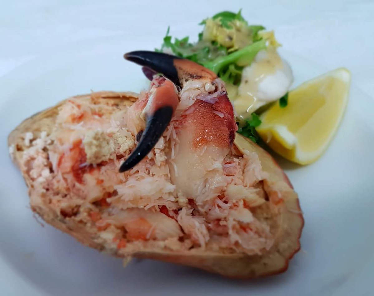 RosebudPub's tweet photo. Gotta love some fresh Crab!
#seafood #shellfish #cheflife #foodporn https://t.co/qZ7OuOV52q