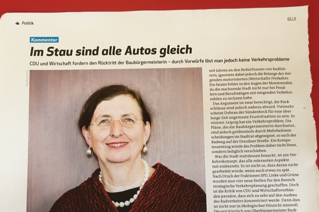 WilliamRambow's tweet photo. Beim Nacharbeiten des @kreuzer_leipzig 01/18 diesen guten Kommentar zur #Verkehrspolitik in #Leipzig von @ulrich_srh entdeckt: „Mit wildem Gehupe wurde noch kein Stau aufgelöst.“ #Verkehr #RadLE https://t.co/AqdgekDD32