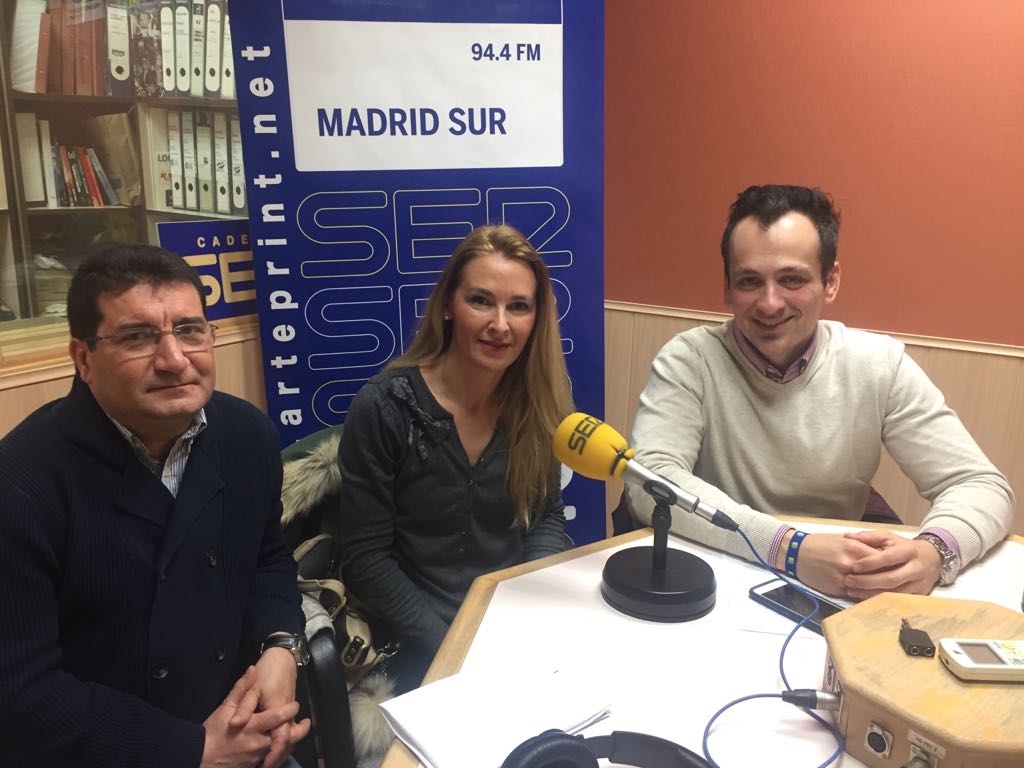 CsFuenlabrada's tweet photo. 📻 ¡Sintoniza! Arrancamos con @patridefrutosh en @SERMadridSur debatiendo de toda la #ActualidadCs. Te lo contamos aquí 👉 https://t.co/gOt5VvXHry https://t.co/50JthBvLSW