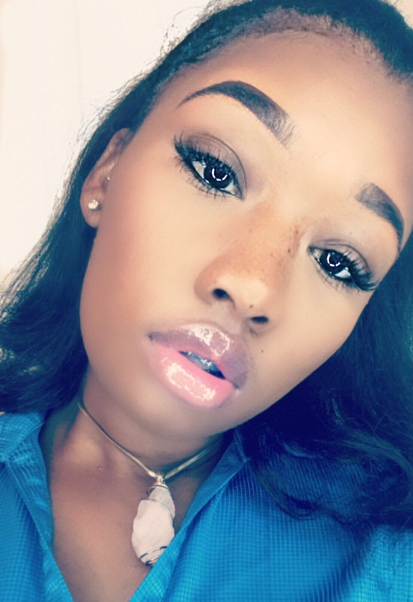 Client Célfie 💕 #atllashes #atllashtech #atllashspecials #valashes #valashtech #cardib #nicki