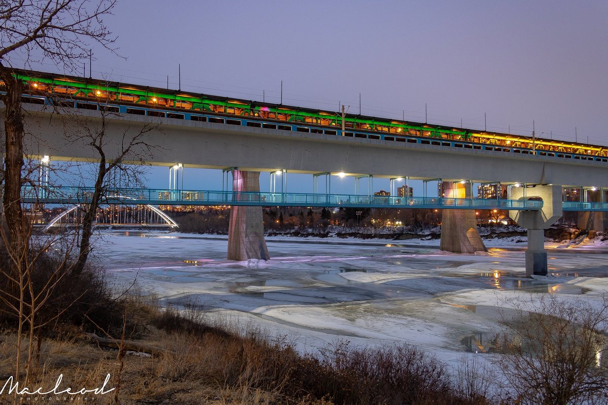 #edmontonrivervalley  #walterdalebridge #highlevelbridge #lrtfootbridge #walterdale  @exploreedmonton #yegre #edmonton #yeg #yegdt #yeglife #yeggers #yegphotos #mustbeedmonton #edmontonviews #igyeg #realestatephotographer #stalbertrealtor #igyeg #exclusivelyedmonton #urbanyeg