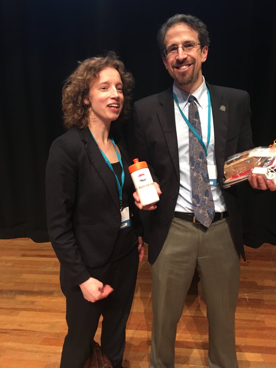 One waterbottle of #breakthestigma is on its way from Dr <a href="/cecil_prins/">Cecil Prins</a> to Dr Andrés Martin at #Yale from #NVvP2018 in Maastricht. Thank you David Ross. #NVvP2018 #BtS. bit.ly/2IIDiqU