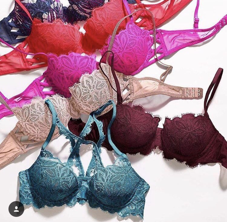 DEAL ALERT!🚨 Revision and deadlines getting you down?! Head to your nearest Bullring store and grab yourself a date bra for only £25!! Don’t miss out! #vspink #vspinkreps #deal 💖