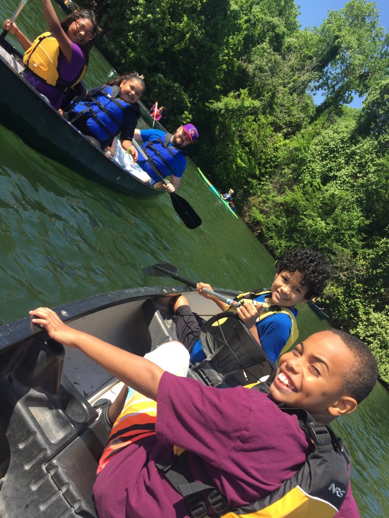 MrStephenson27's tweet photo. Big thanks to Texas River School  and @RowingDock for having our 3rd grade out for a fun day in canoes on the lake. @AISDHealthPE @AISDSupt @BrookeLions https://t.co/FsE9t7zFWo