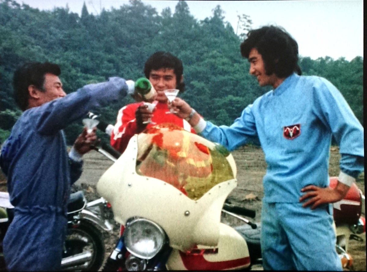 Erecta Potatochips 立花レーシングクラブエンブレムなツナギ姿の本郷かっこいいですね こっちもいつかアーツで立体化して欲しいものですw Twitter