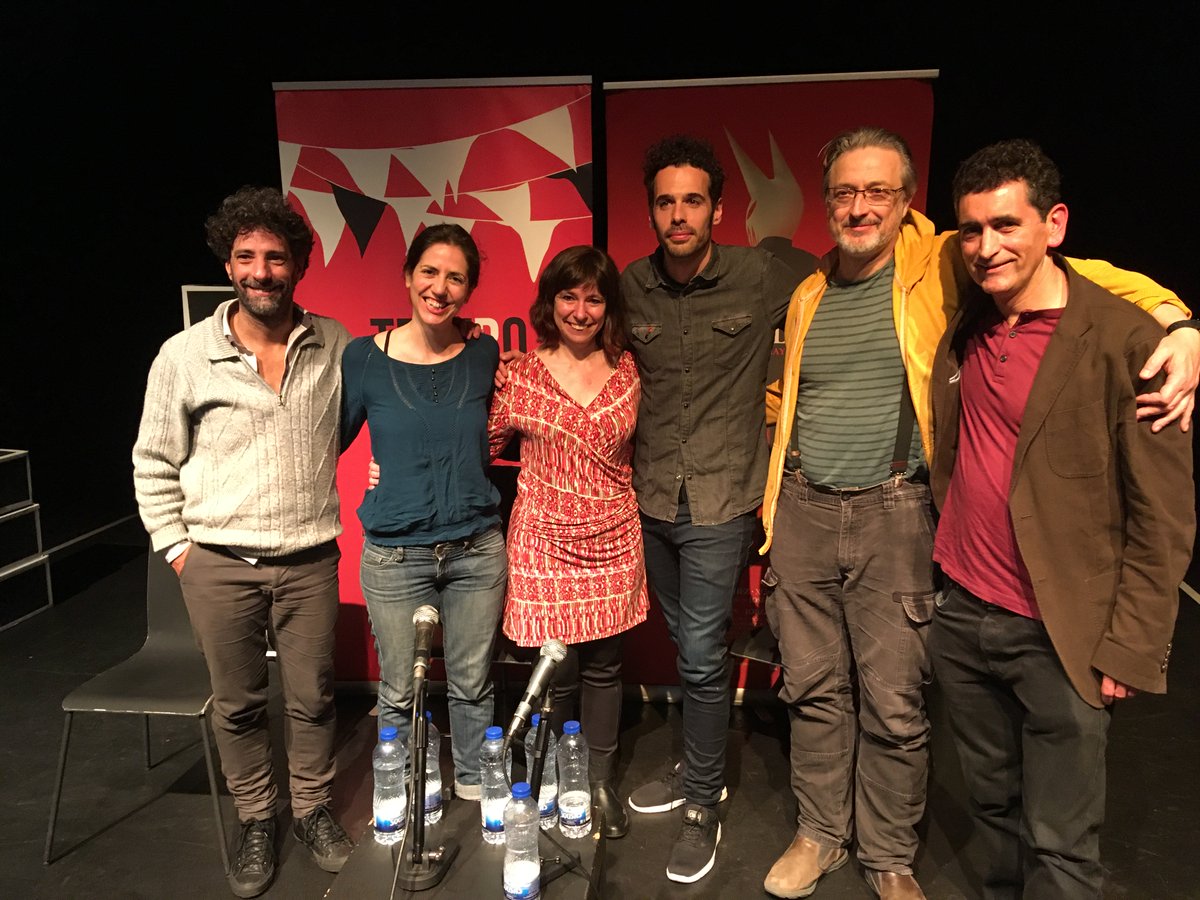 Nutritivo #banquetefamélico el pasado domingo con @yayo_herrero y #JuanMayorga en <a href="/teatrobarrio/">Teatro del Barrio</a>. A falta de una función, #Famélica sigue dando mucho de qué hablar.
Nos despedimos el próximo 29 de abril!!! 👉goo.gl/C1FwtN
<a href="/canterateatro/">LA CANTERA</a> #gracias