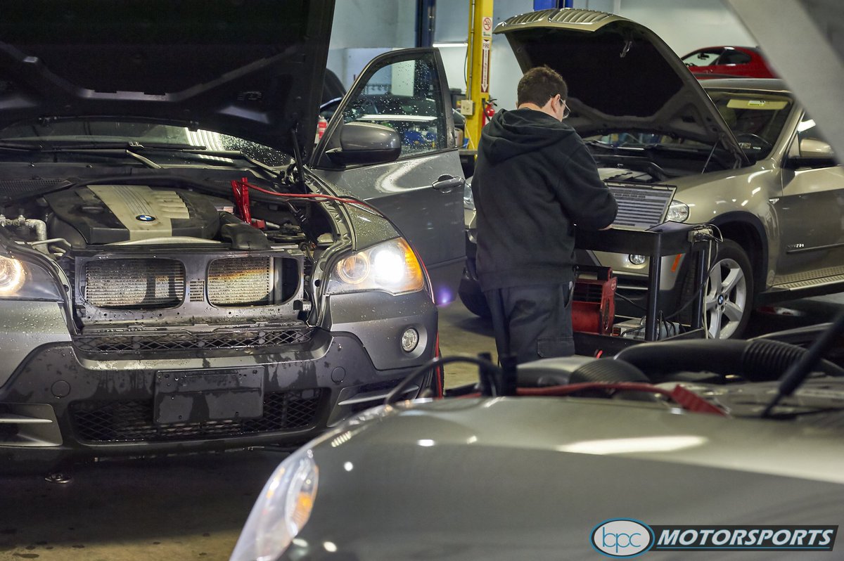 BPC_Motorsports's tweet photo. Today in X5 corner: Bob tunes an X5 with an N63, Bob codes an X5d while another X5d looks on while receiving routine servicing. 

#BMW #BMWCCA #BimmerPerformanceCenter #Diesel #E70 #X5d #Raleigh #NorthCarolina https://t.co/019GSkJDMp
