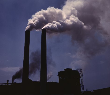 classic263's tweet image. On #TalkingPoints today 16:15hrs @iamdumisibanda  revisits the issue of air pollution in Zimbabwe with @EMAeep looking at causes + health implications. 
#Tuneinto@SfmZimbabwe