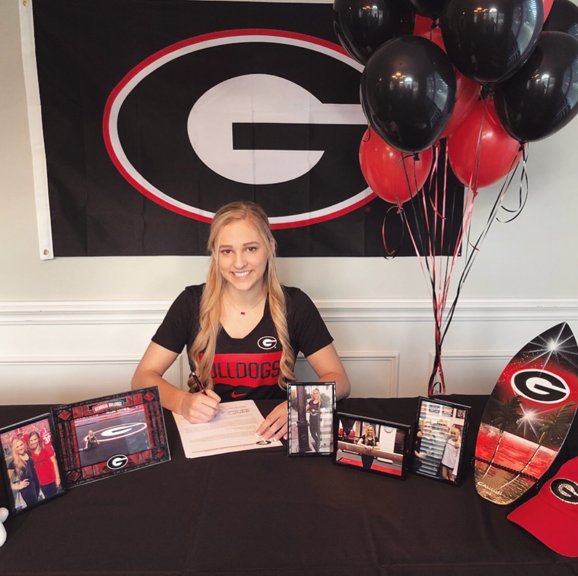 rachelbaumann_'s tweet photo. So excited to announce that I will be officially joining the University of Georgia this year! Big thanks to my family, friends, coaches, and UGA for helping me achieve all my goals. I am so grateful for this opportunity and I can’t wait to be a GymDog!! ❤️🐾 #GoDawgs https://t.co/z7g8lEy2GL