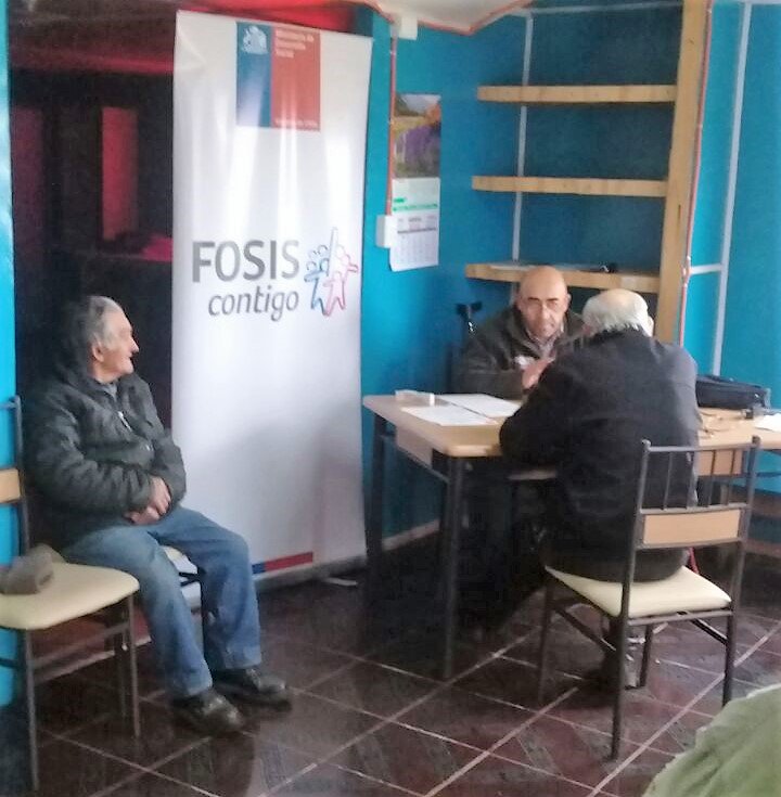 Fosis_Aysen's tweet photo. Compartimos algunas imágenes del proceso de inscripciones presenciales al programa Yo Emprendo Básico rural del FOSIS en #ValleSimpson #VillaFrei y #AltoBaguales #ChileLoHacemosTodos https://t.co/UF3mCesXLG