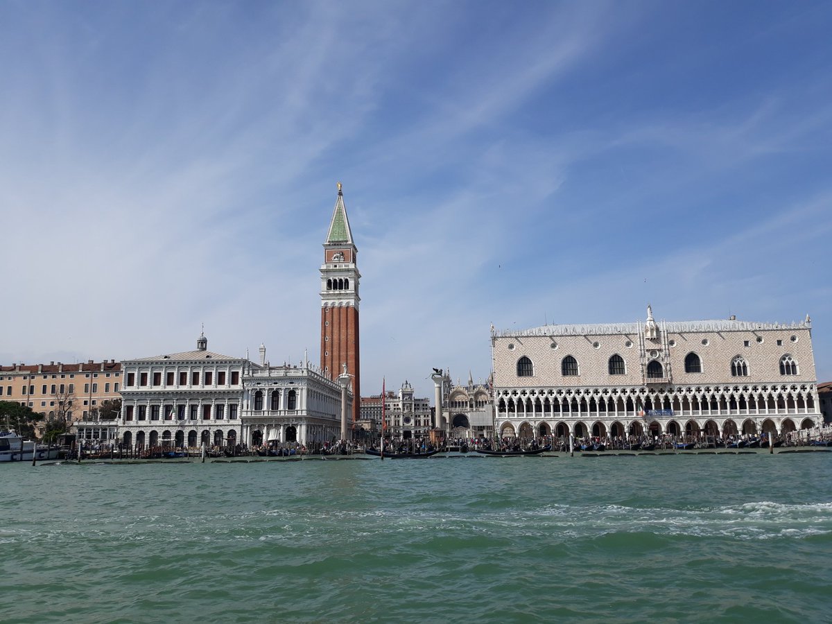 TrulyVenice's tweet photo. The high season has started in #venice but we promote local businesses and restaurants so you experience our city like a Venetian! Book your #holidayrental today! https://t.co/nvmU0T05gR https://t.co/2O1OmPWpDA