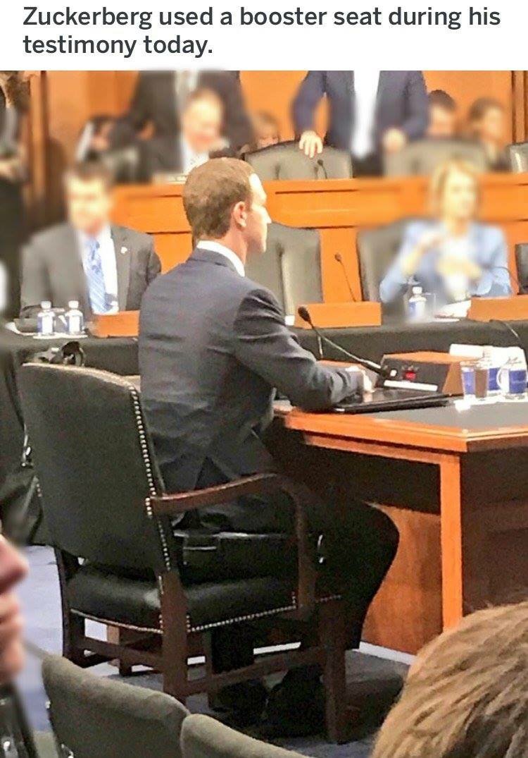 Zuckerberg Short Circuits DagSERGWsAA9S7U