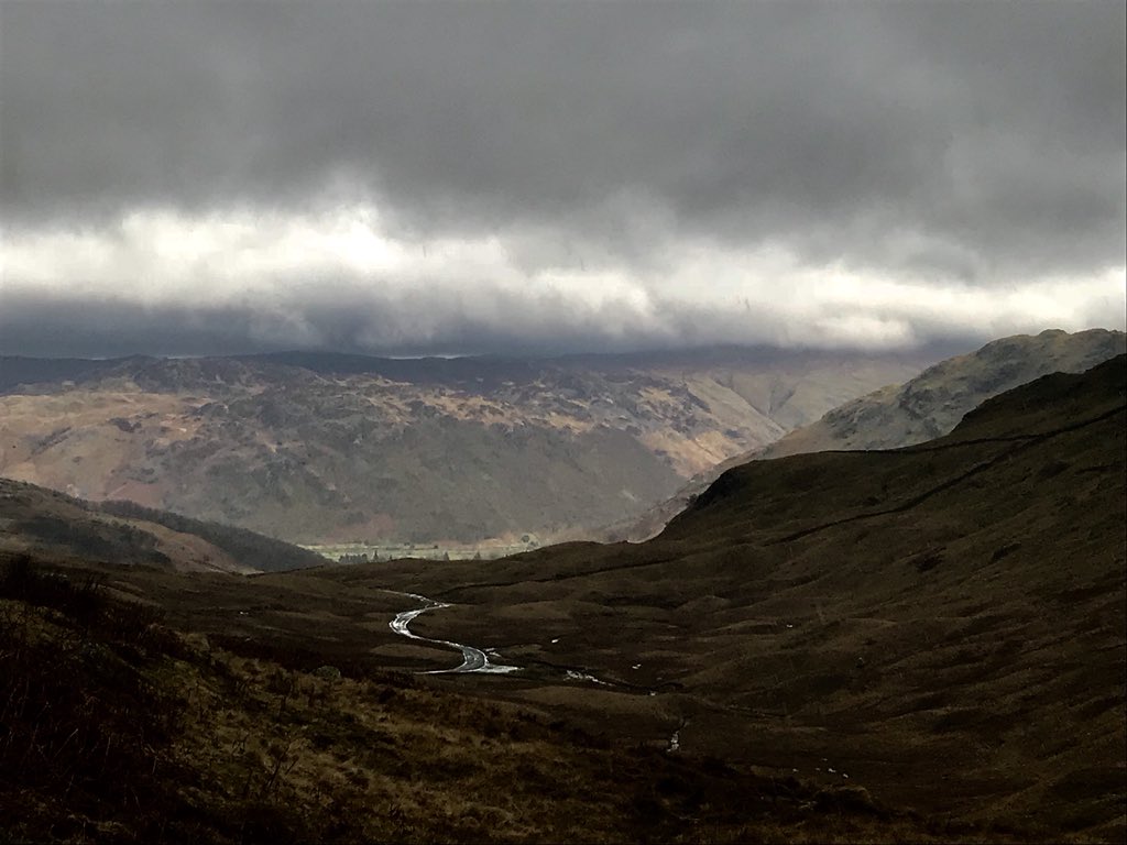 Light over #Borrowdale valley from #honisterpass   
@TheLakeDistrict 
@keswickbootco 
@CumbriaMagazine 
@VisitCumbria #thelakes #wildweather