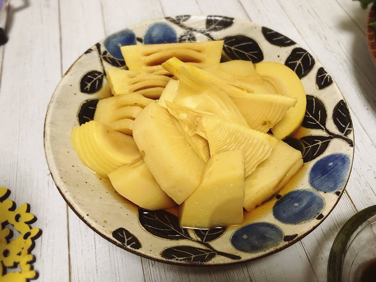 魔女っこれい على تويتر 夜ご飯作った 筍の刺身 あく抜き済み 筍と茄子の味噌汁 筍の煮物柚子胡椒風味 チーズおからハンバーグ 出し巻き卵 玉ねぎサラダ サラダチキンとブロッコリーのあんかけ 豆腐とご飯のお茶漬け 筍美味しい 春の味だ