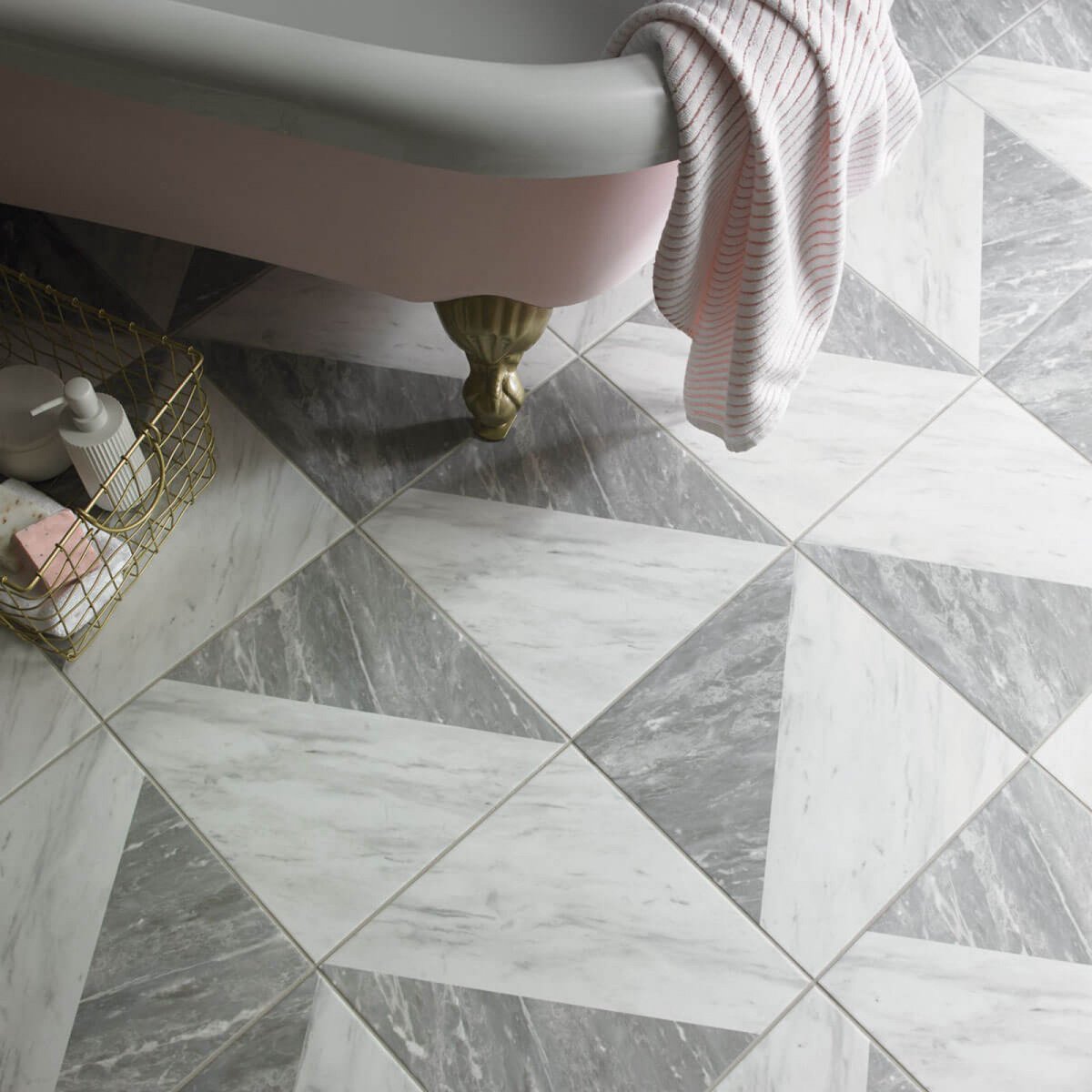 foamandbubbles's tweet photo. Congrats to @TutorIslington, for winning our #TileMakeover competition from @britceramtile as part of #NationalTileWeek! Interiors expert @JuliaKendell saw potential in your bright bathroom, suggesting pattern tiles could update the space! https://t.co/nHFZl7j40n https://t.co/voXLZgIVZw
