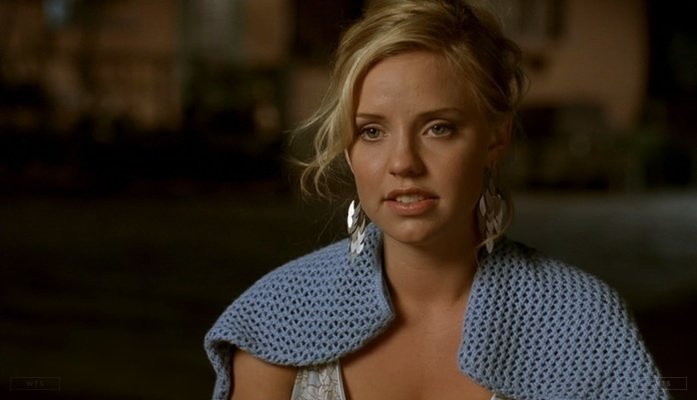 Kelli Garner turns 34 today, happy birthday! What movie is it? 5 min to answer! 