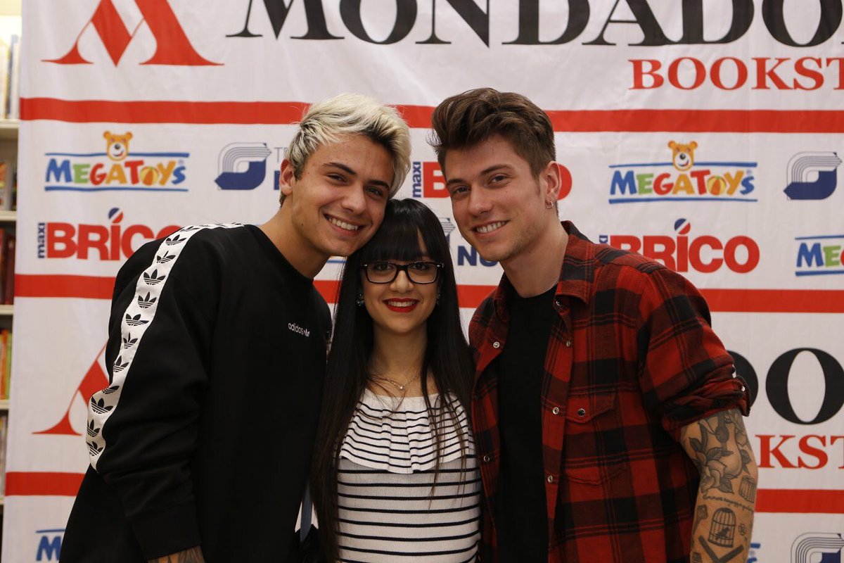 _Manuela_94's tweet photo. @rtl1025 vi sto ascoltando 😍 @fedefederossi @BenjieFede @Benji_Mascolo #BenjieFedeRTL1025 https://t.co/kdNLklzeRV