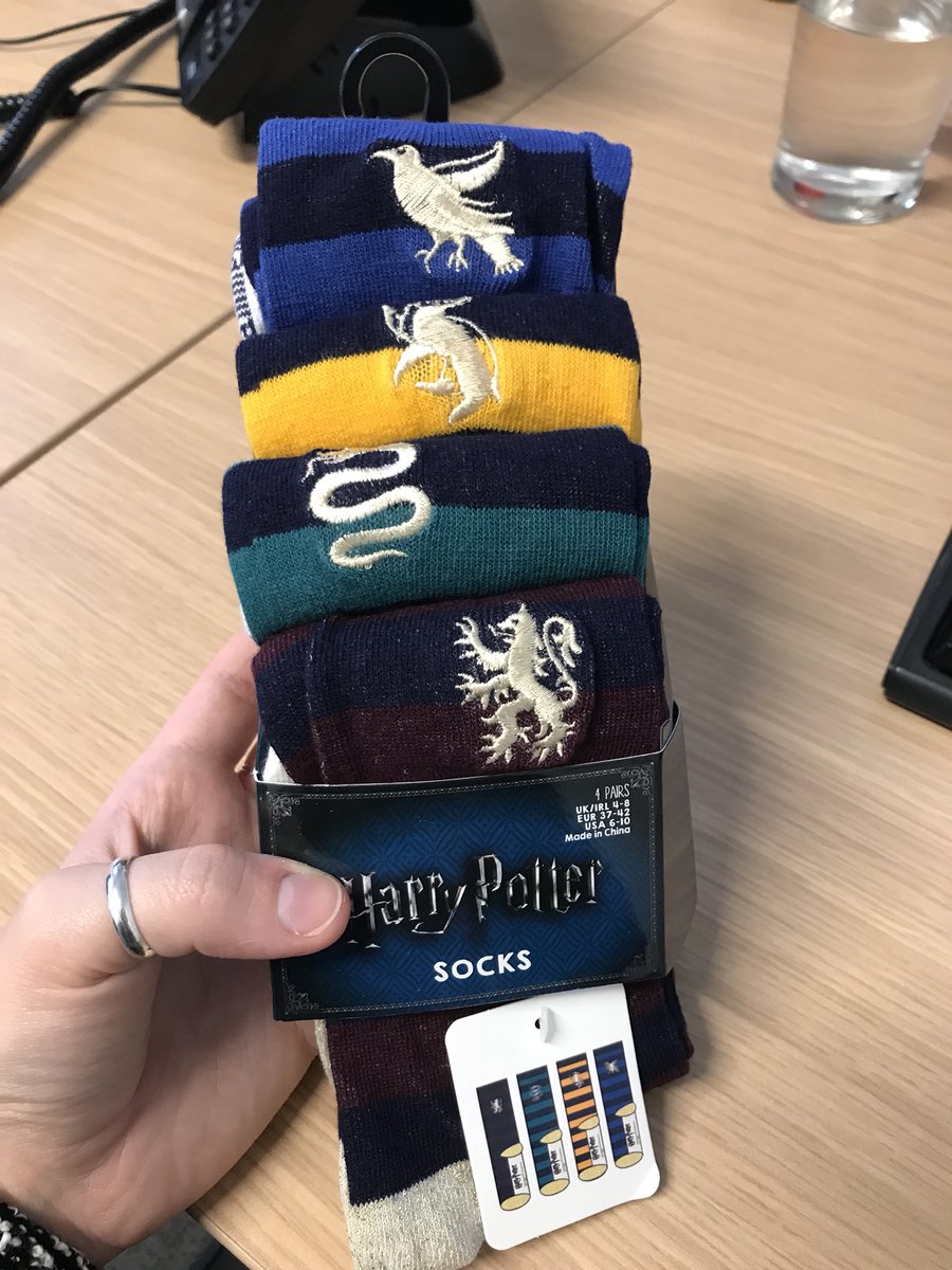 CharisPayne's tweet photo. Great present from colleagues ✨ 🧙🏼♀️🧦 #masterhasgivendobbyasock https://t.co/BNTcdw8Gk2