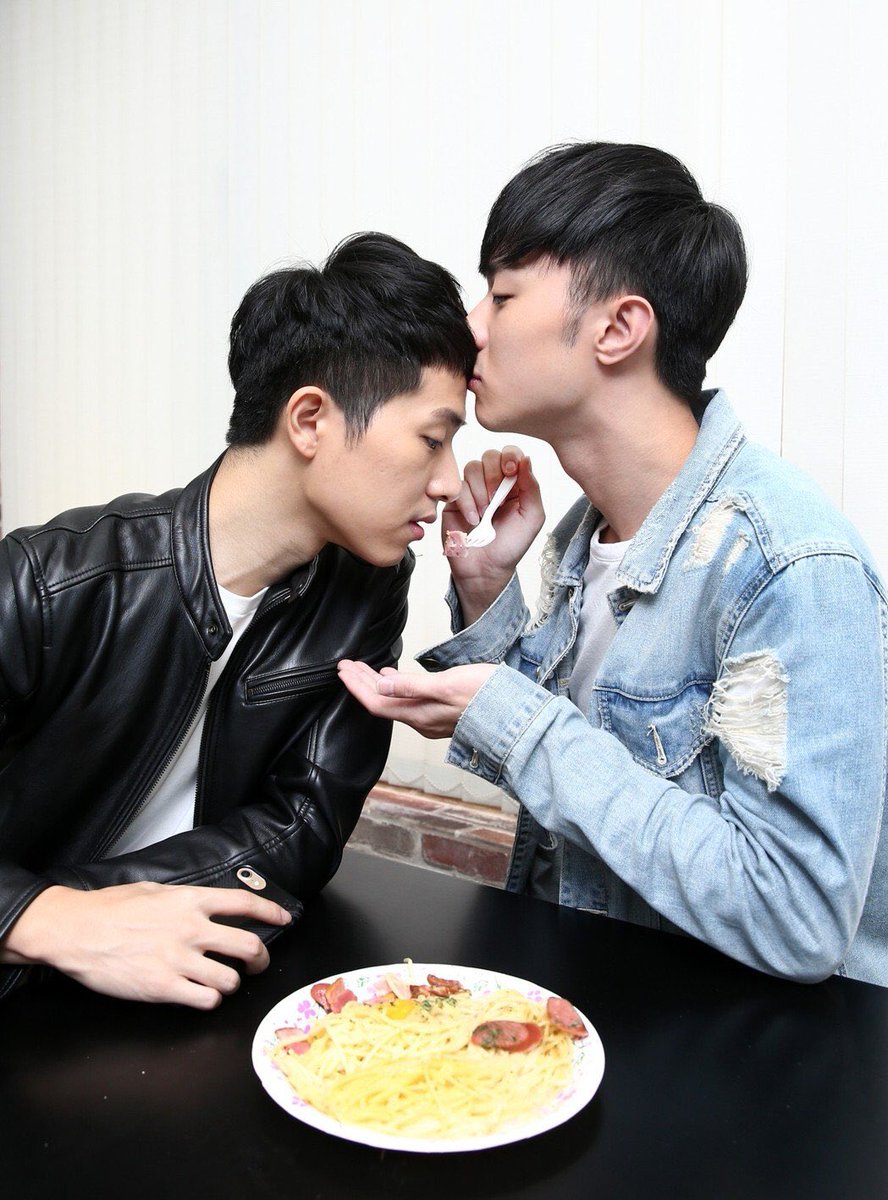 Rumeilife A Twitter History2 越界 Crossingline 18 04 11 News 獨家 越界 兄弟鬆口男男戀 未來有沒有可能和同性交往 2人默契十足說 順其自然 施柏宇說 跟著感覺走 不會刻意排斥也不會刻意去做 還不忘開玩笑指著楊孟霖 排斥的話我也不會在