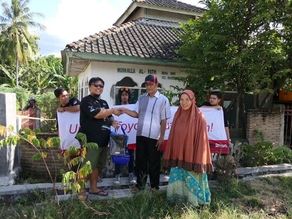 dimasbam's tweet photo. Tim Wonderful Indonesia East Timor with @ToyotaID melakukan kegiatan CSR di Mushola Al Fath, Kecamatan Maronge @Auto2000ID @Velozcommunity #toyotavelozjourneytimorleste #Auto2000 
#beautifulindonesiaeasttimor #toyota #velozity #tkci #tosca https://t.co/GZZNZtSDk9
