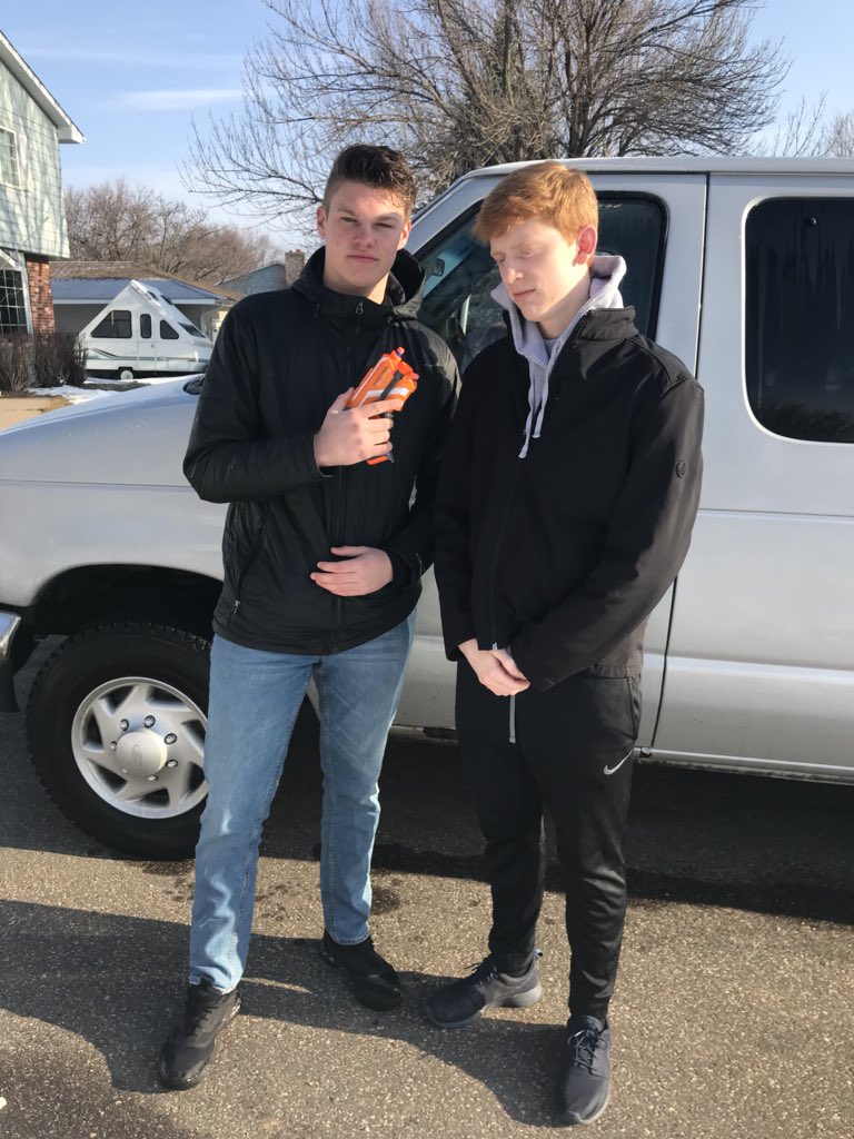 HideyourWu_Man's tweet photo. Scooter McBooter straight up shmacked on some GINGERbread for breakfast, shoutout to Tom Puglisi of E-350 TAS for locking all his guns in his car #honorabledeath @WoodburyNerf https://t.co/v0mINWzLaa
