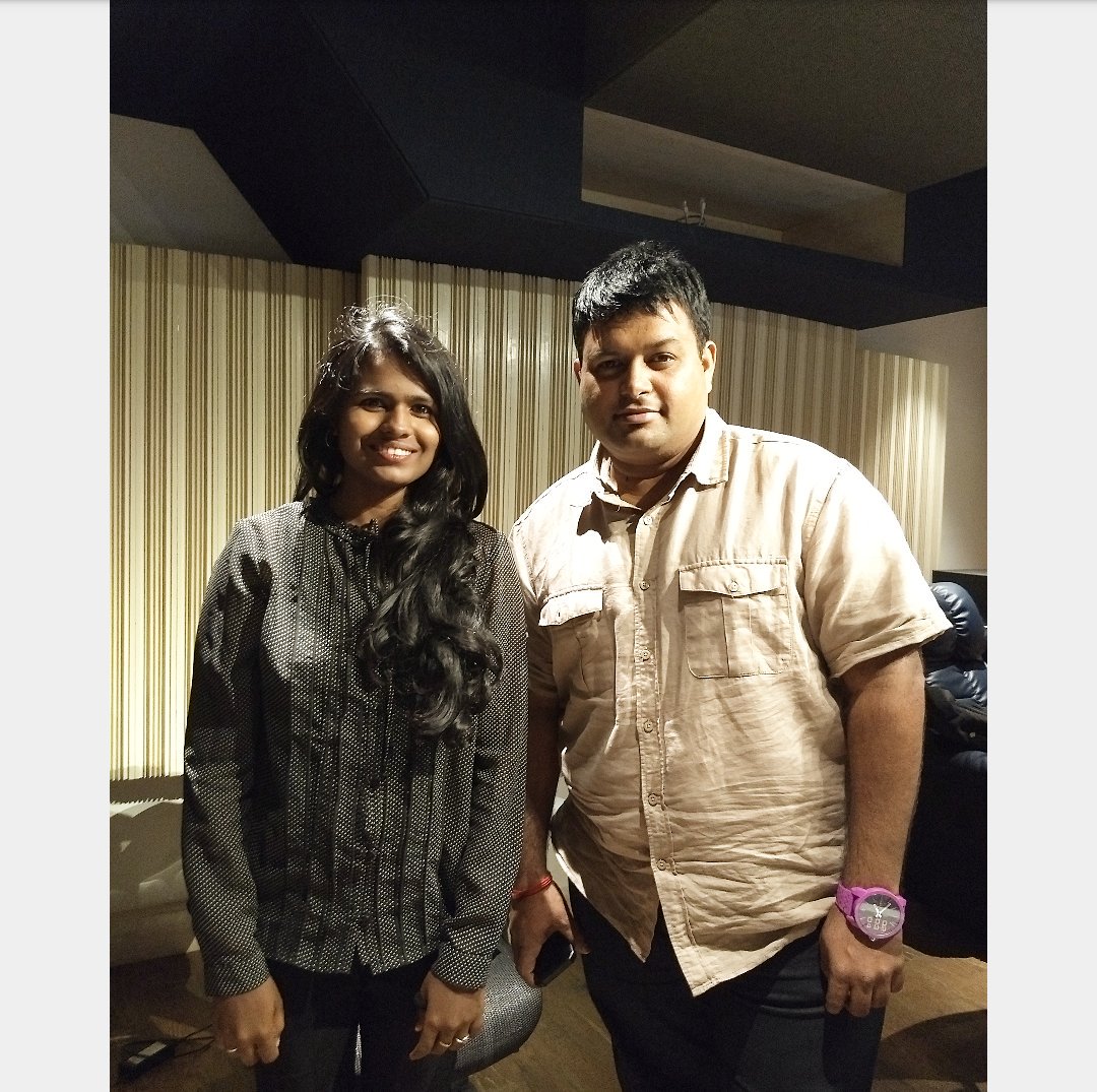 indumathi27's tweet photo. One super cool interview with coolest music director @MusicThaman 😀 wishing the best for #chalmohanranga movie 
#thaman #chalmohanaranga #chalmohanrangamovie #tollywood #nithiin #meghaakash #chalmohanranganithiin #moviepromotions #nithiin25 #interview #vjindu #vjemceeindu https://t.co/r0gcysfQUU