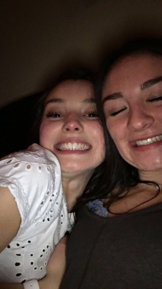 allyphil107's tweet photo. Happy Bday Anna 💘💘 have a great day little chicken !! @annaRhamilton7 https://t.co/jCpClgjKPo